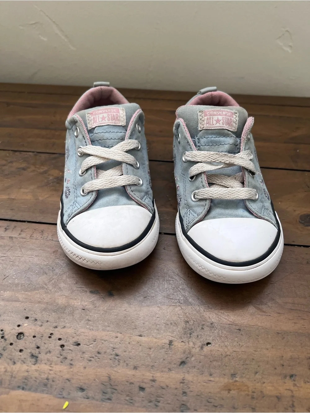 Converse Kids Light Blue and Pink Embroidered Low Top Sneakers